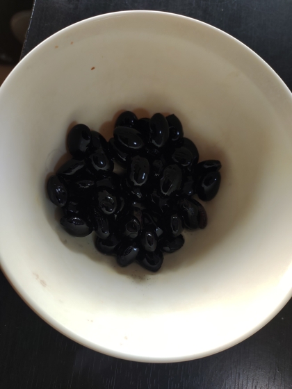 圧力鍋で簡単！もっちり黒豆☆甘さ控えめ