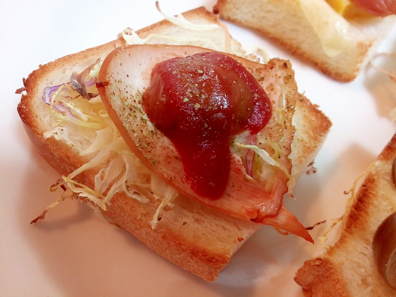 千切り野菜・チキン・ミートボールのミニトースト