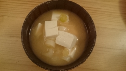 豆腐と長葱で♪お豆腐ってどんな組み合わせでも美味しいですね。(*^^*)
