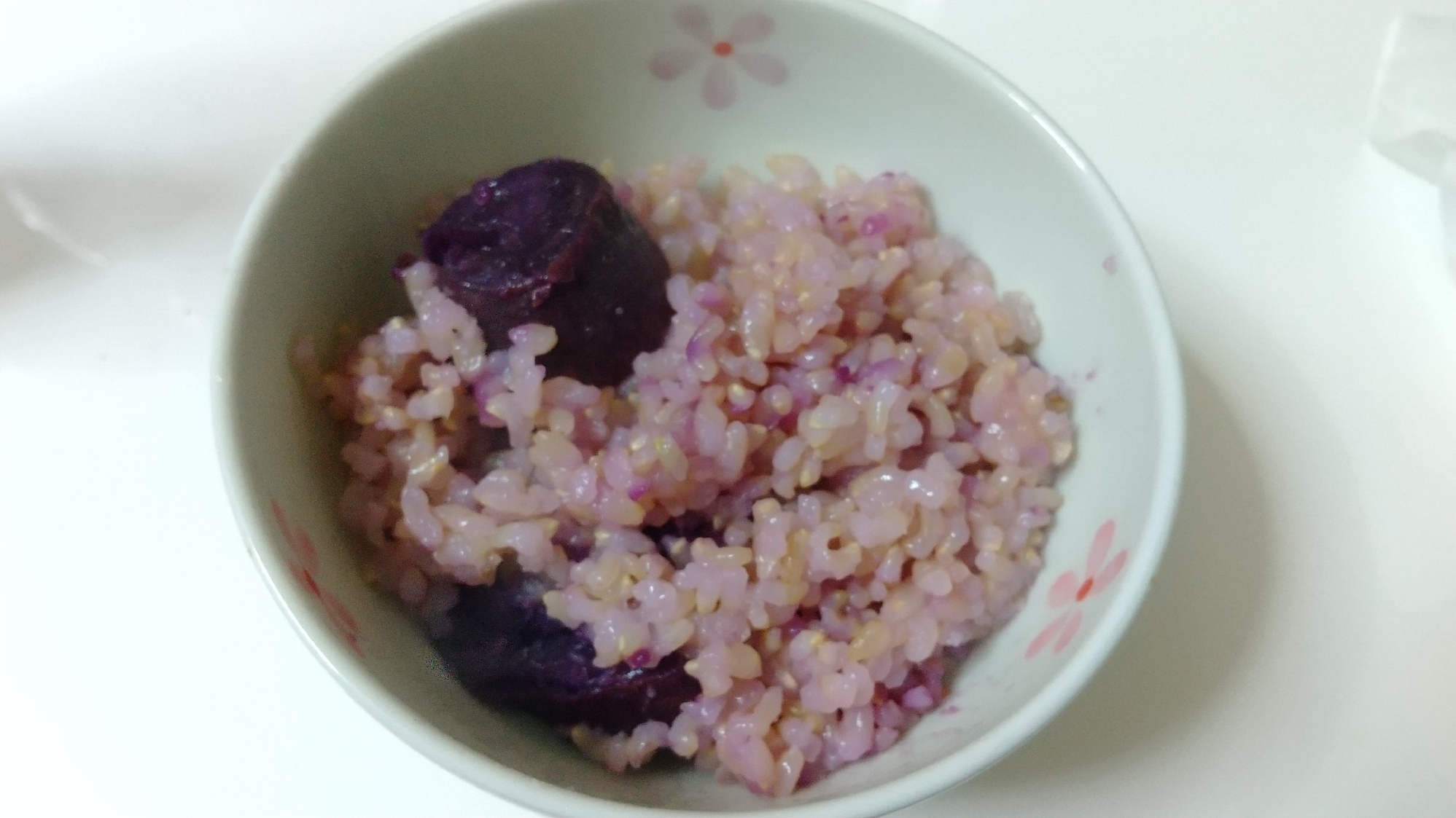 【簡単でヘルシー】紫芋の玄米炊き込みご飯！