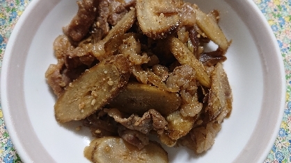 エリンギが無かったのですが、どうしても作りたくて作りました。濃いめの味がとっても食欲そそり美味しく頂きました。次回はエリンギも入れて食感を楽しみたいです。