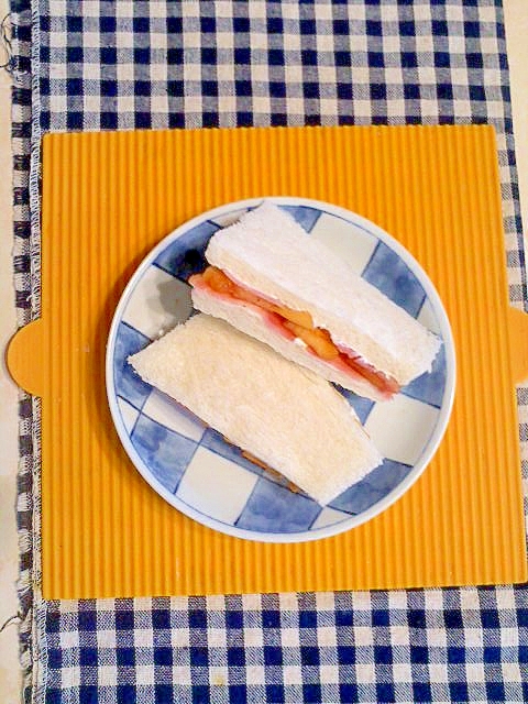柿とベーコンのサンドイッチ♪