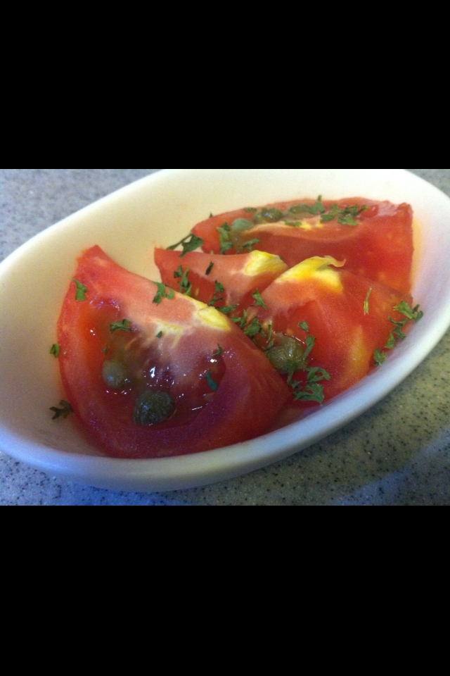 トマトとケーパーのサラダ