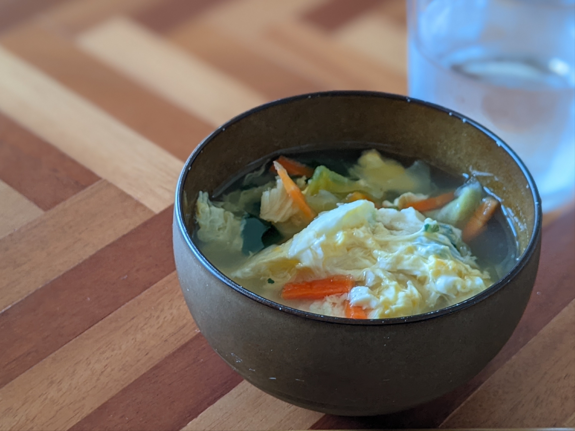 【簡単レシピ】野菜と豆腐のかきたま中華スープ