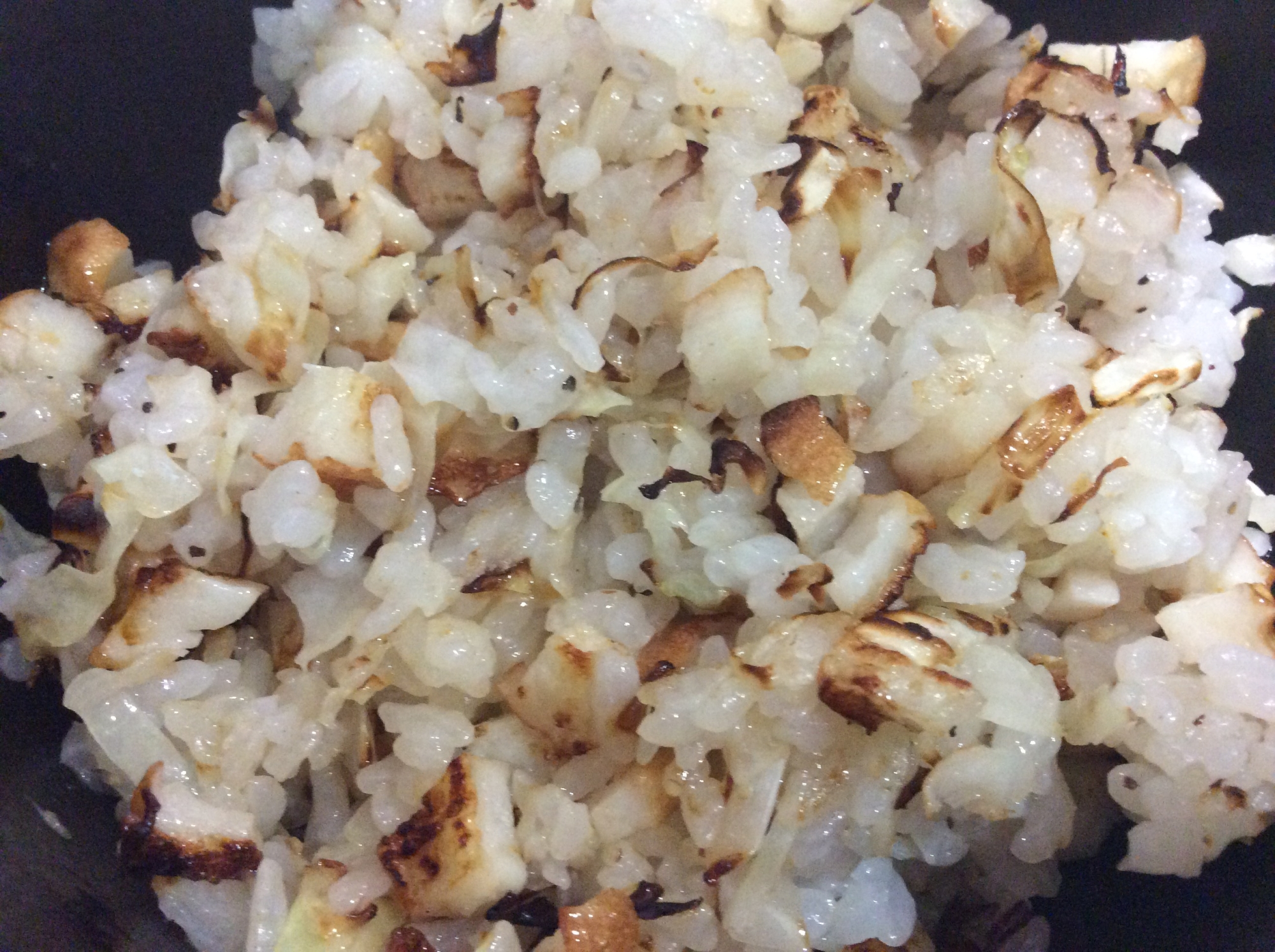 ちくわとキャベツのレモン味のご飯炒め