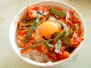 真っ赤なキムチ卵かけご飯