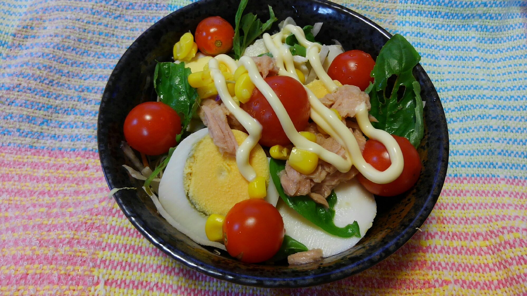 ゆで卵とツナとプチトマトのサラダ(^o^)