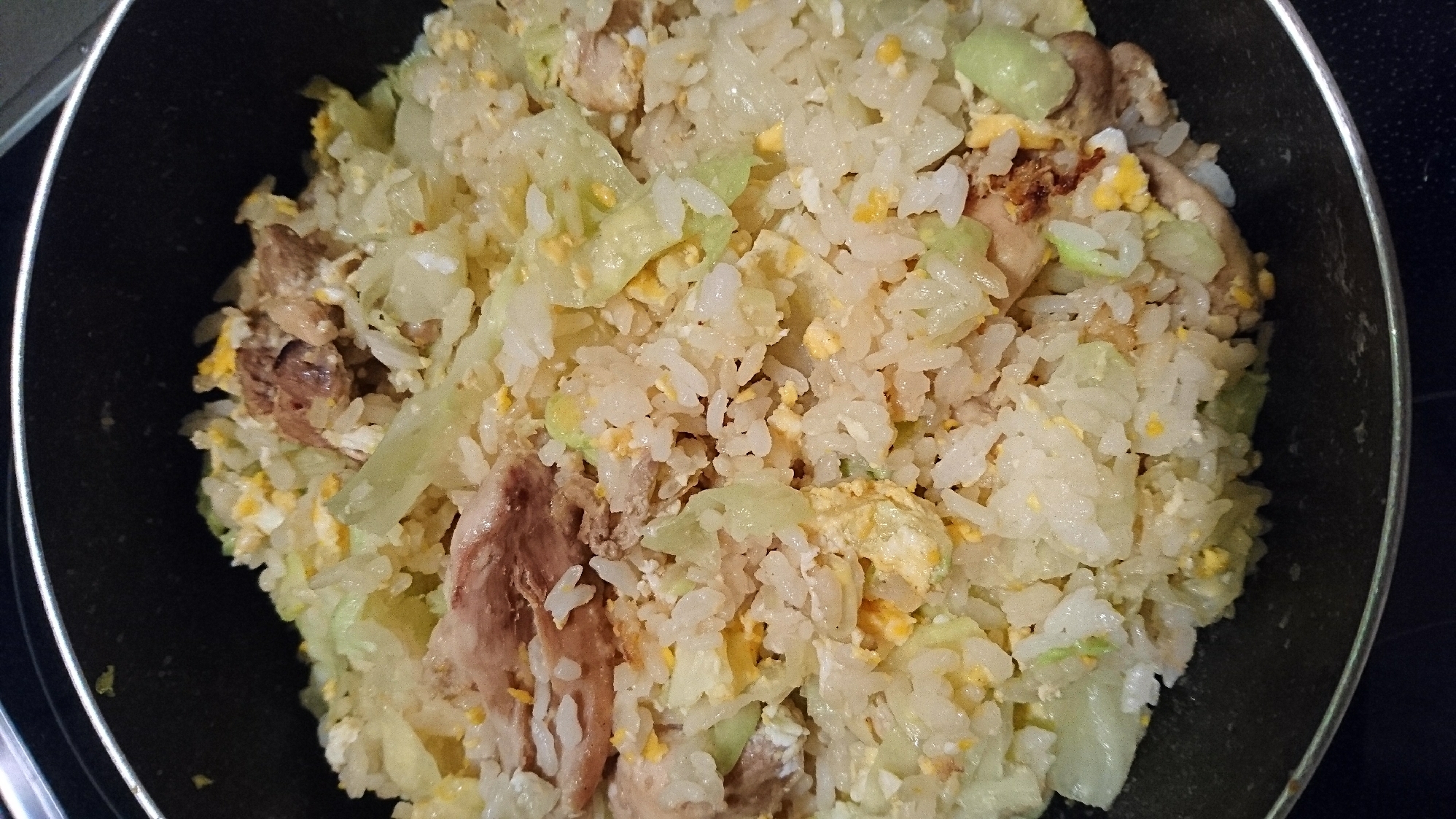 キャベツと鶏肉のシンプル炒飯
