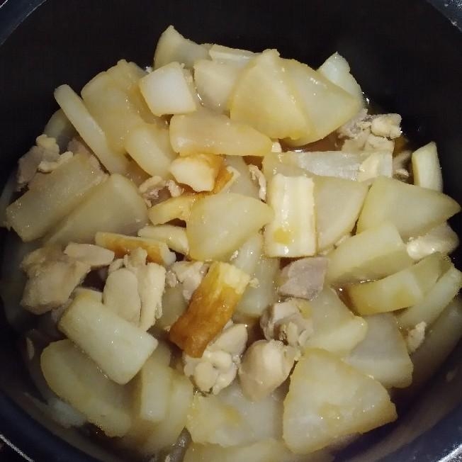 鶏肉と大根とちくわの煮物