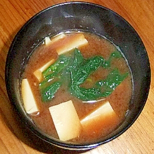 絹ごし豆腐と菜の花の赤だしお味噌汁 レシピ 作り方 By ｃａｃｈｅｃａｃｈｅ 楽天レシピ