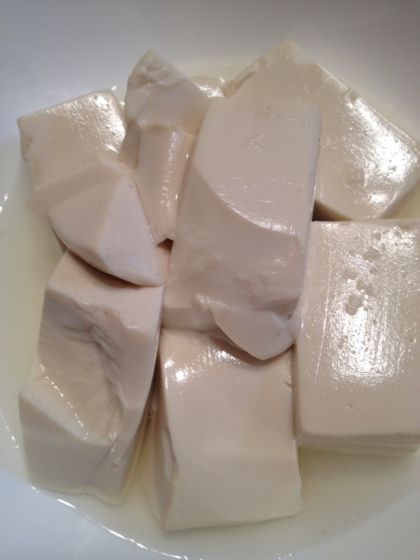 安い普通の豆腐がしっとり濃厚な豆腐になっていました。スゴイですΣ（゜д゜lll）