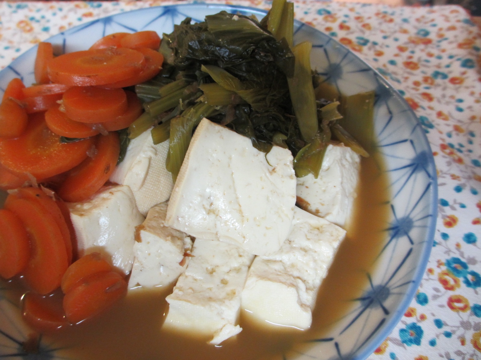 小松菜と豆腐とにんじんの煮物