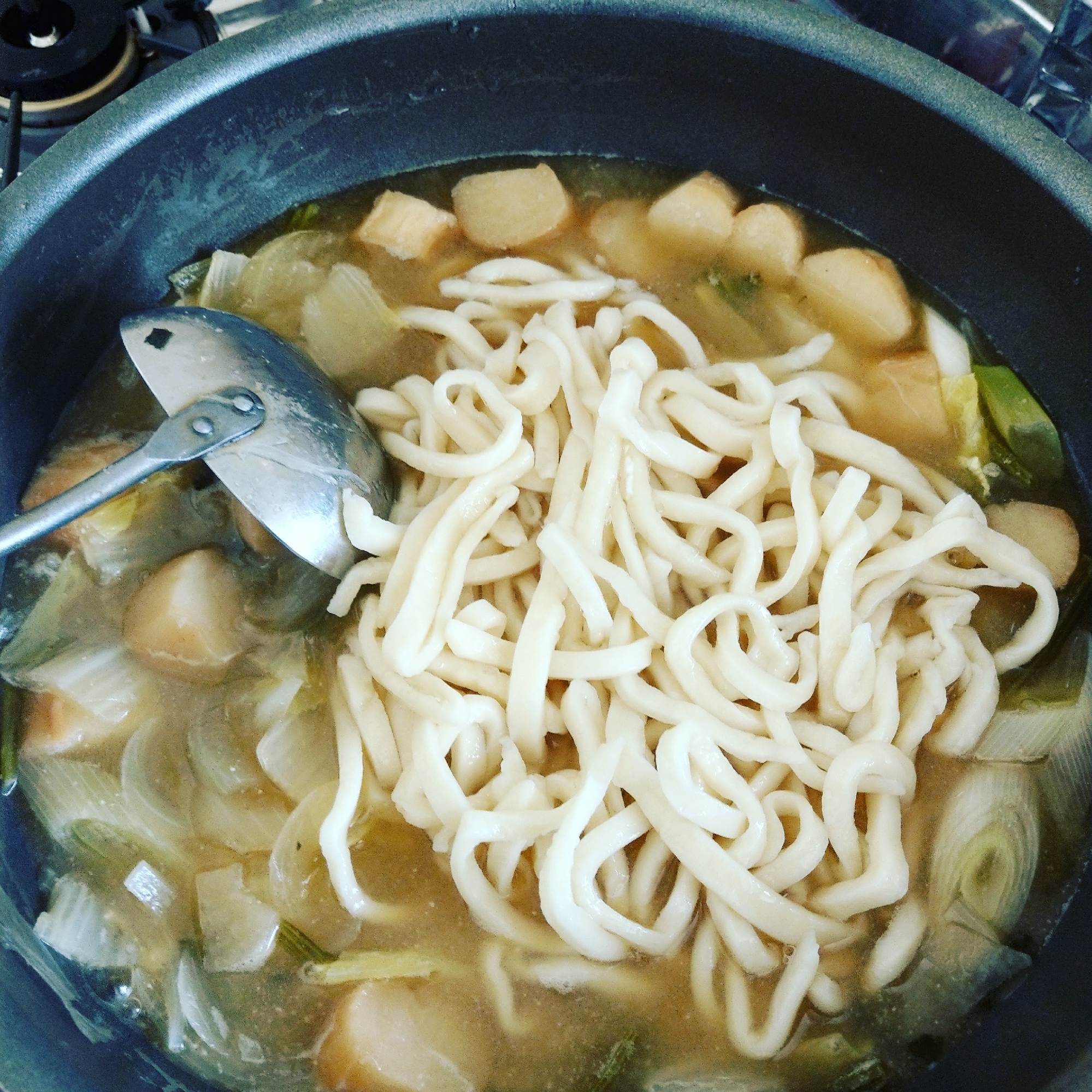 味噌汁の残りであったか味噌煮込みうどん