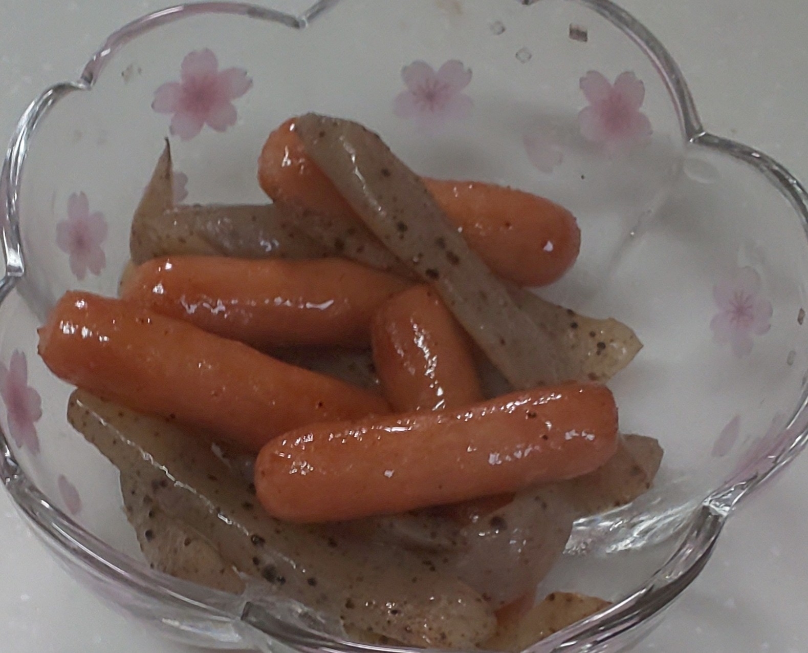 こんにゃく ポークヴィッツ コンソメ炒め レシピ 作り方 By とらねこのぱせり 楽天レシピ