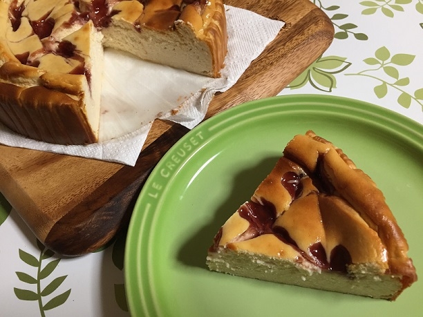 オイコスをアレンジ!ストロベリーバナナチーズケーキ