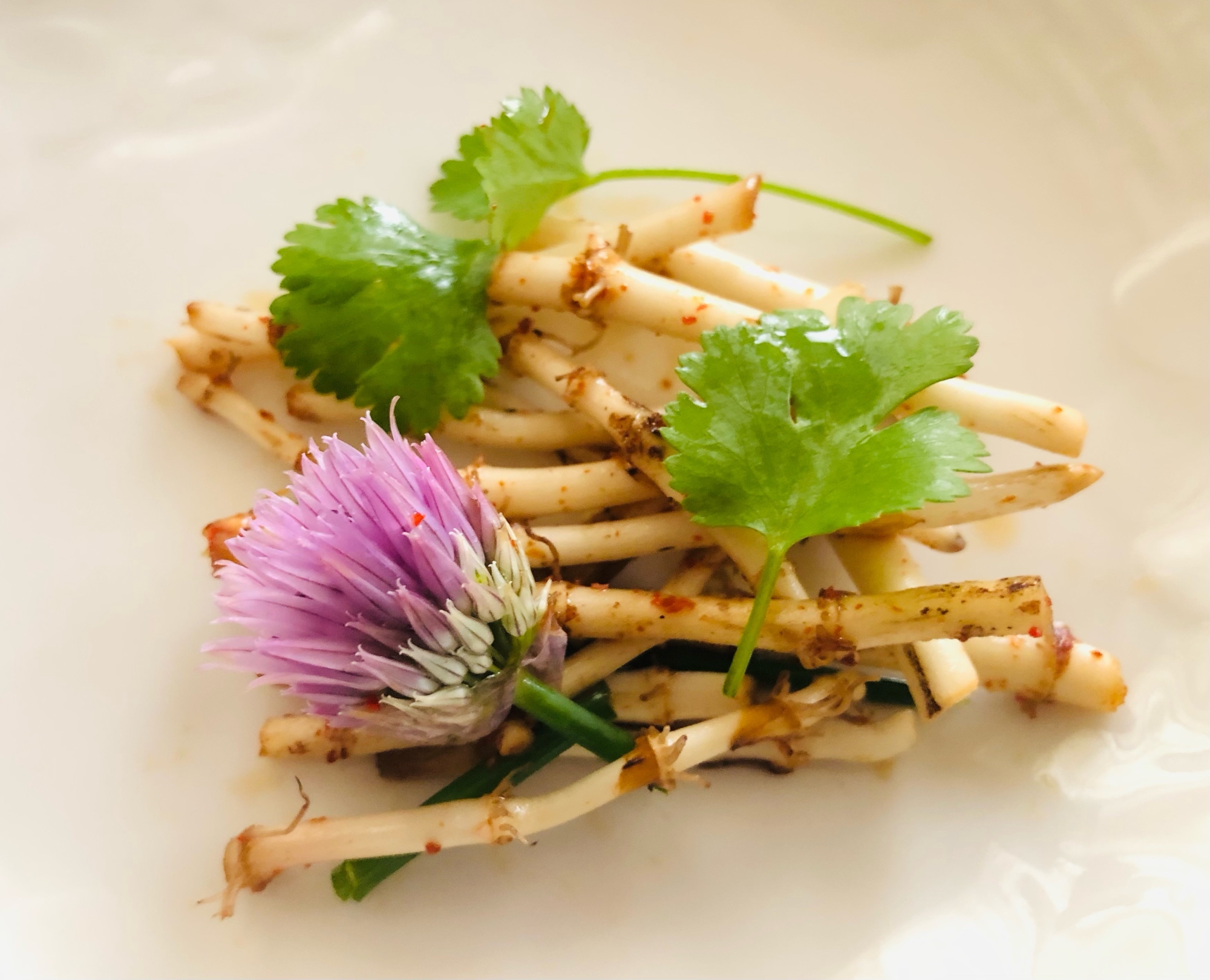 ドクダミの根の中華サラダ♡涼拌折耳根