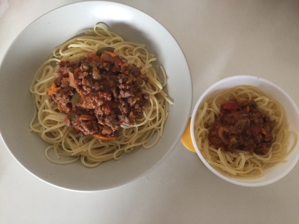 2歳の息子も大好きで、2日連続でミートソースが食べたいとリクエストしてきました！たくさん作って冷凍してあります。美味しいので、また作りたいと思います！