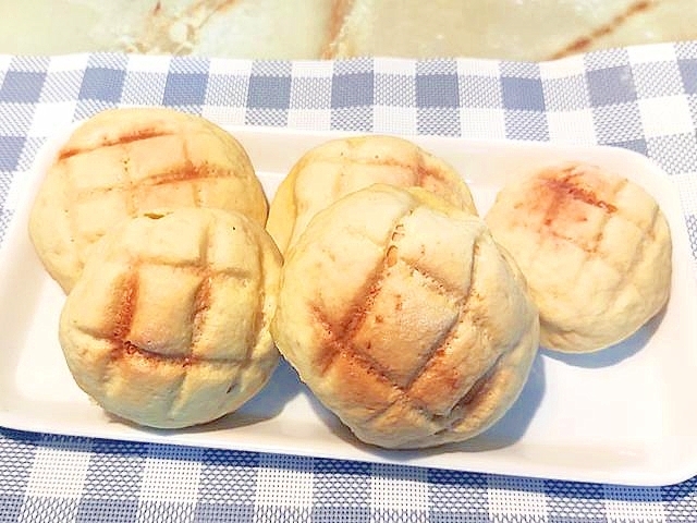 手ごねで作る!しっとりふかふかメロンパン♪