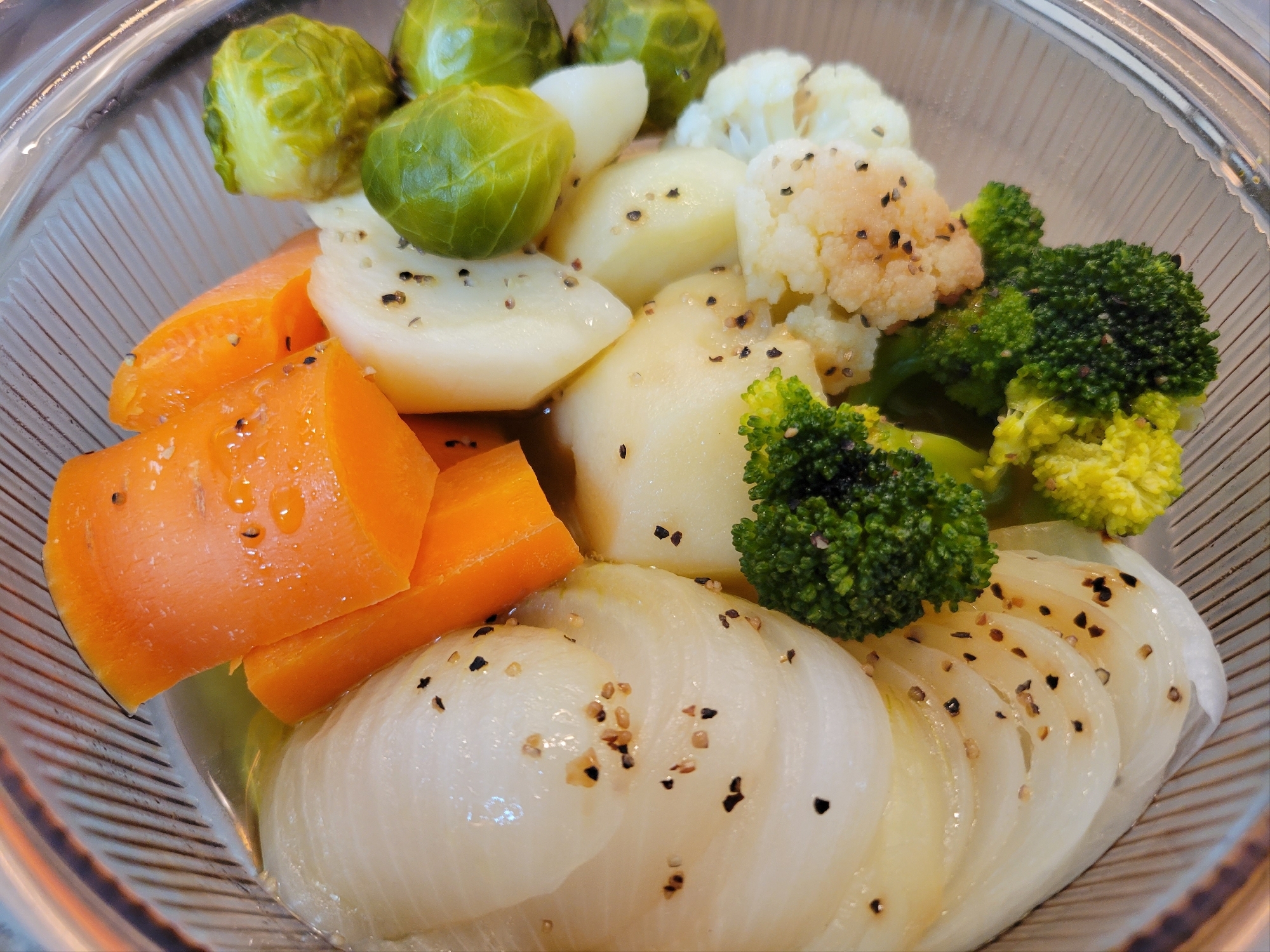 新玉ねぎと野菜のレンジ蒸し♪