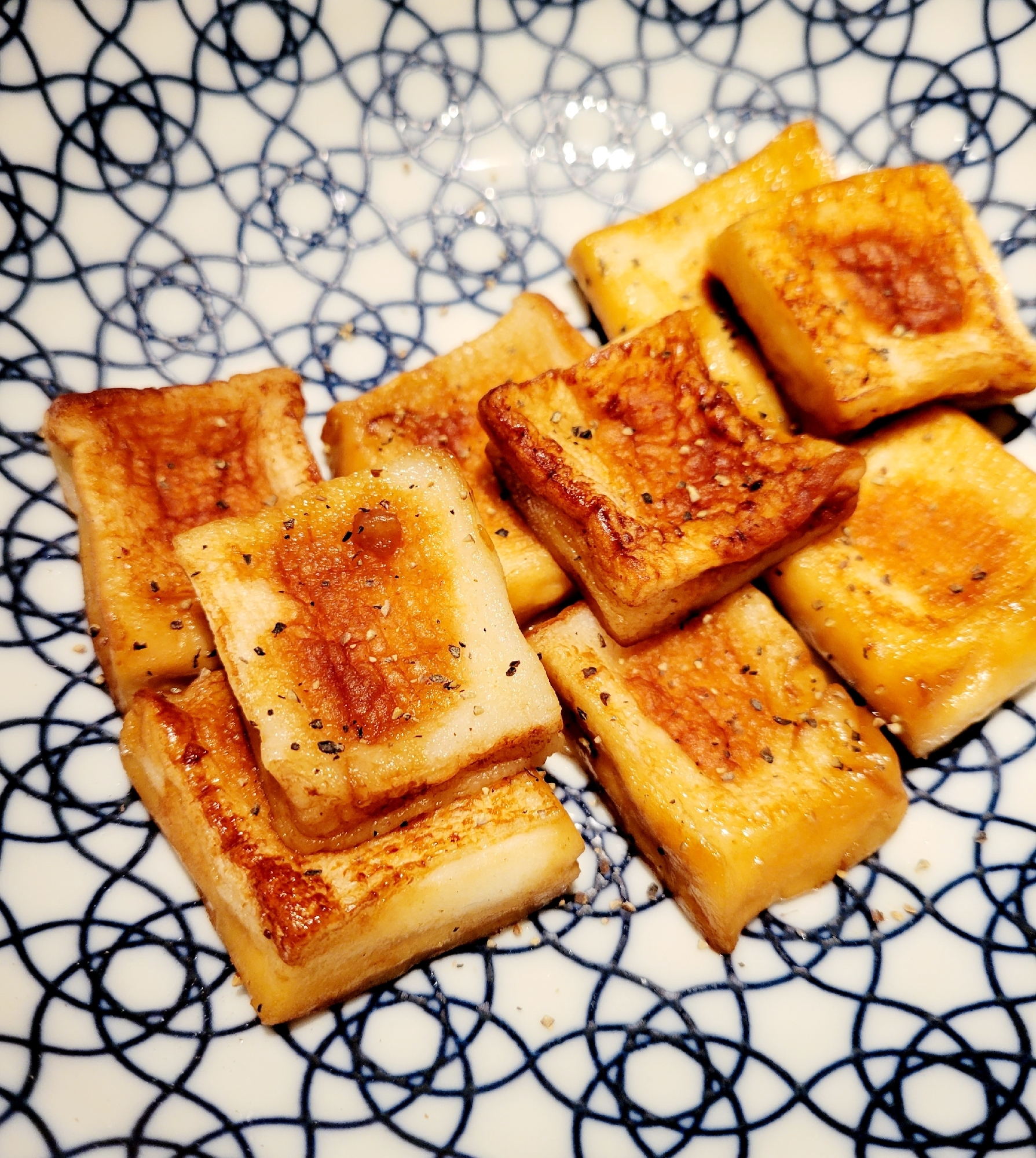 はんぺんの黒胡椒バター醤油