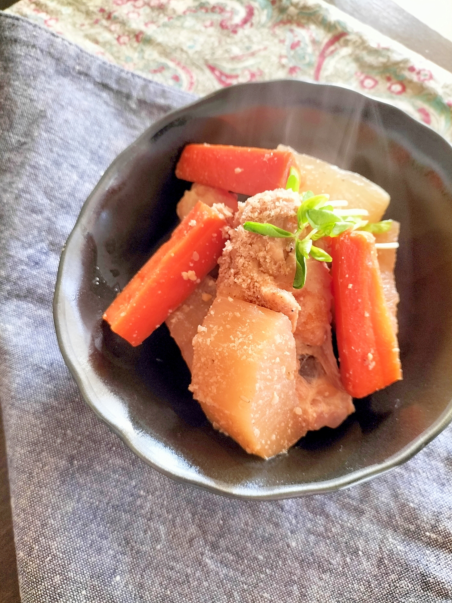 手羽大根と人参のみそ煮♪