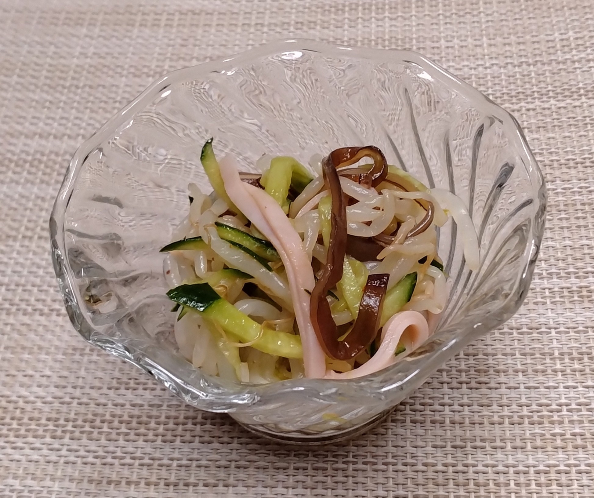中華風酢の物(もやし、きくらげ)