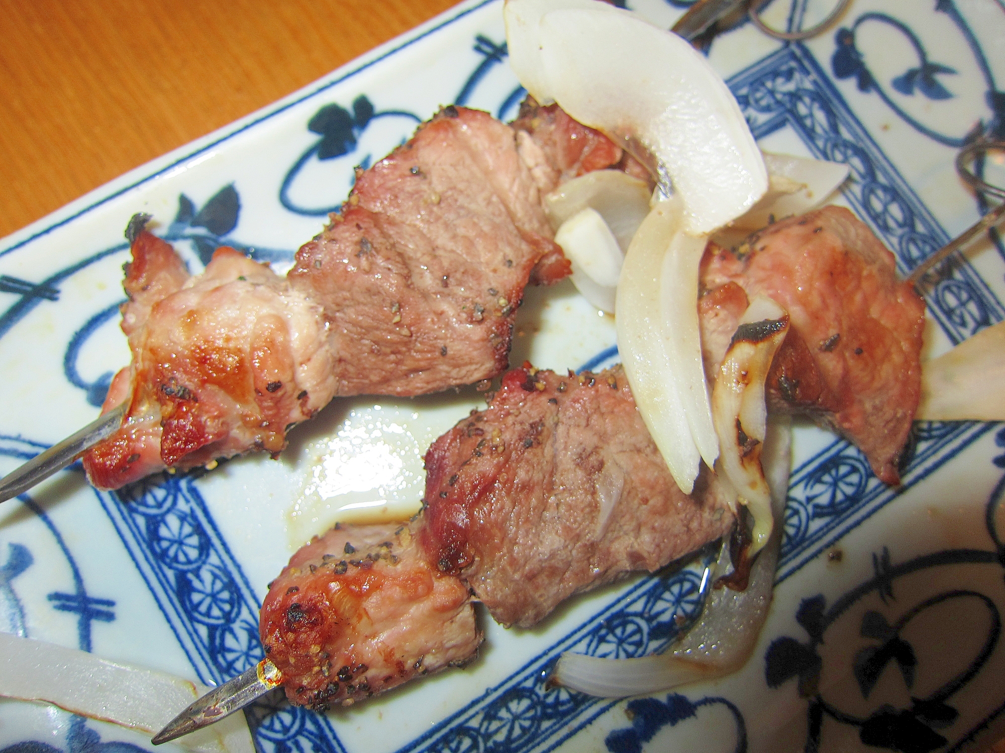 豚肉オニオン串焼き