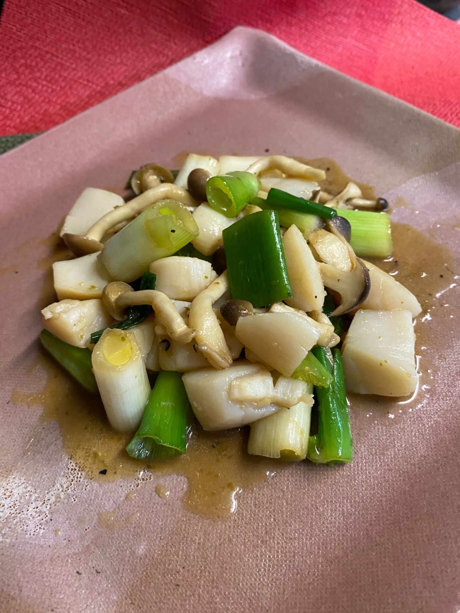 バターか香る❣️帆立の貝柱とネギの柚子コショウ炒め