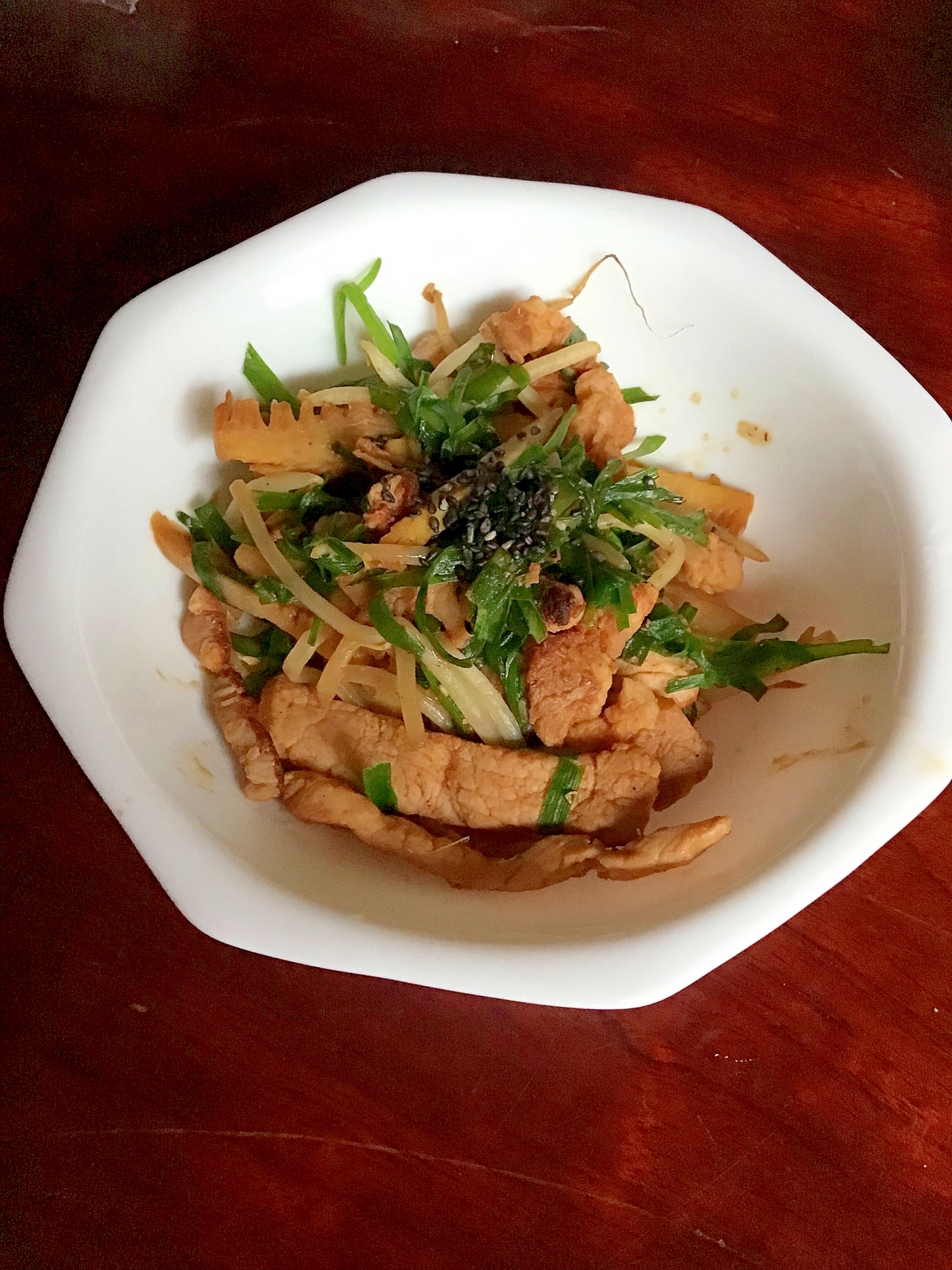 豚の味噌漬けとタケノコとニラとモヤシの炒め物。