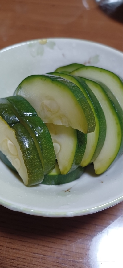 ズッキーニのニンニク醤油漬け