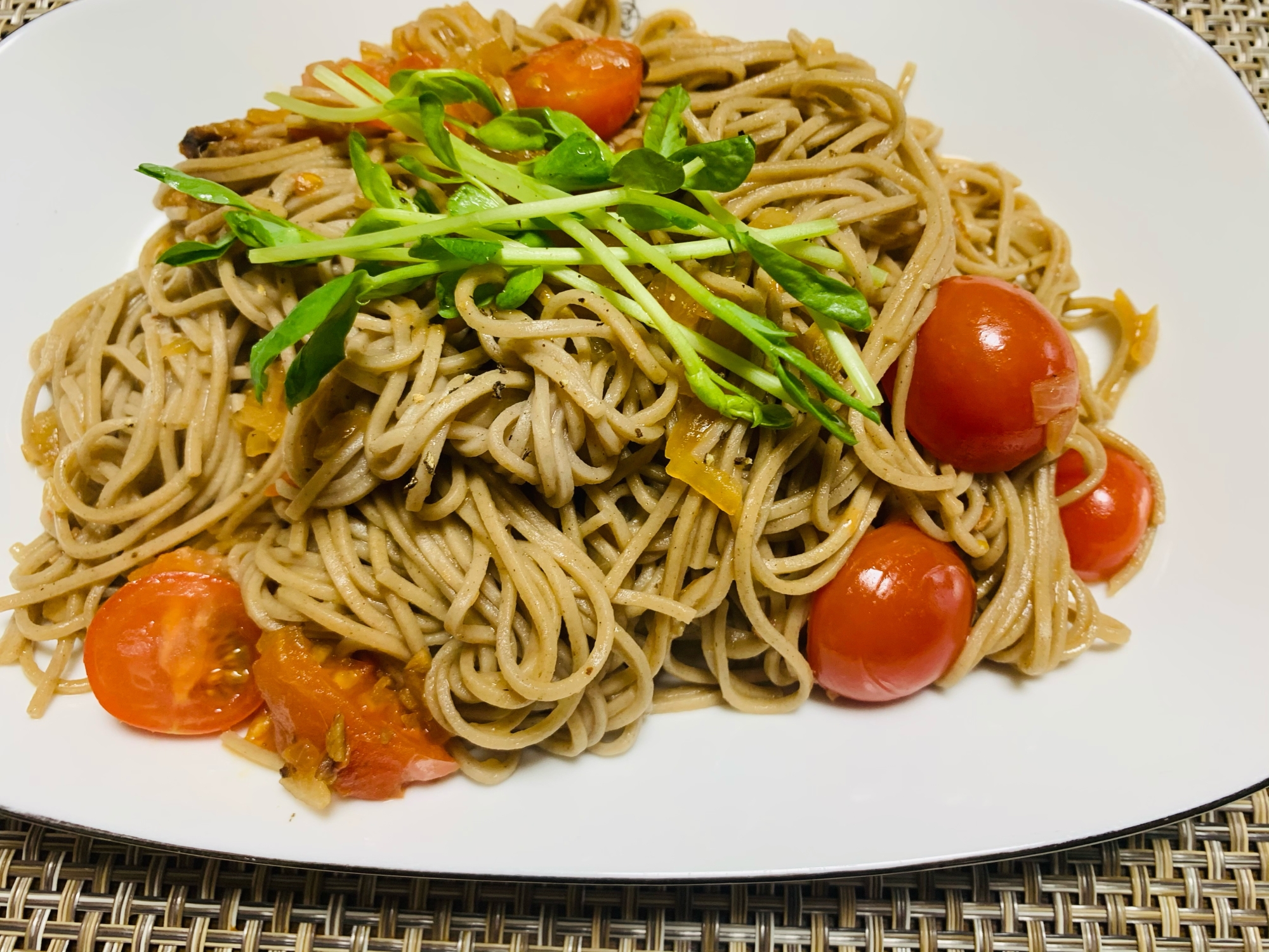 アンチョビトマトのパスタ風お蕎麦