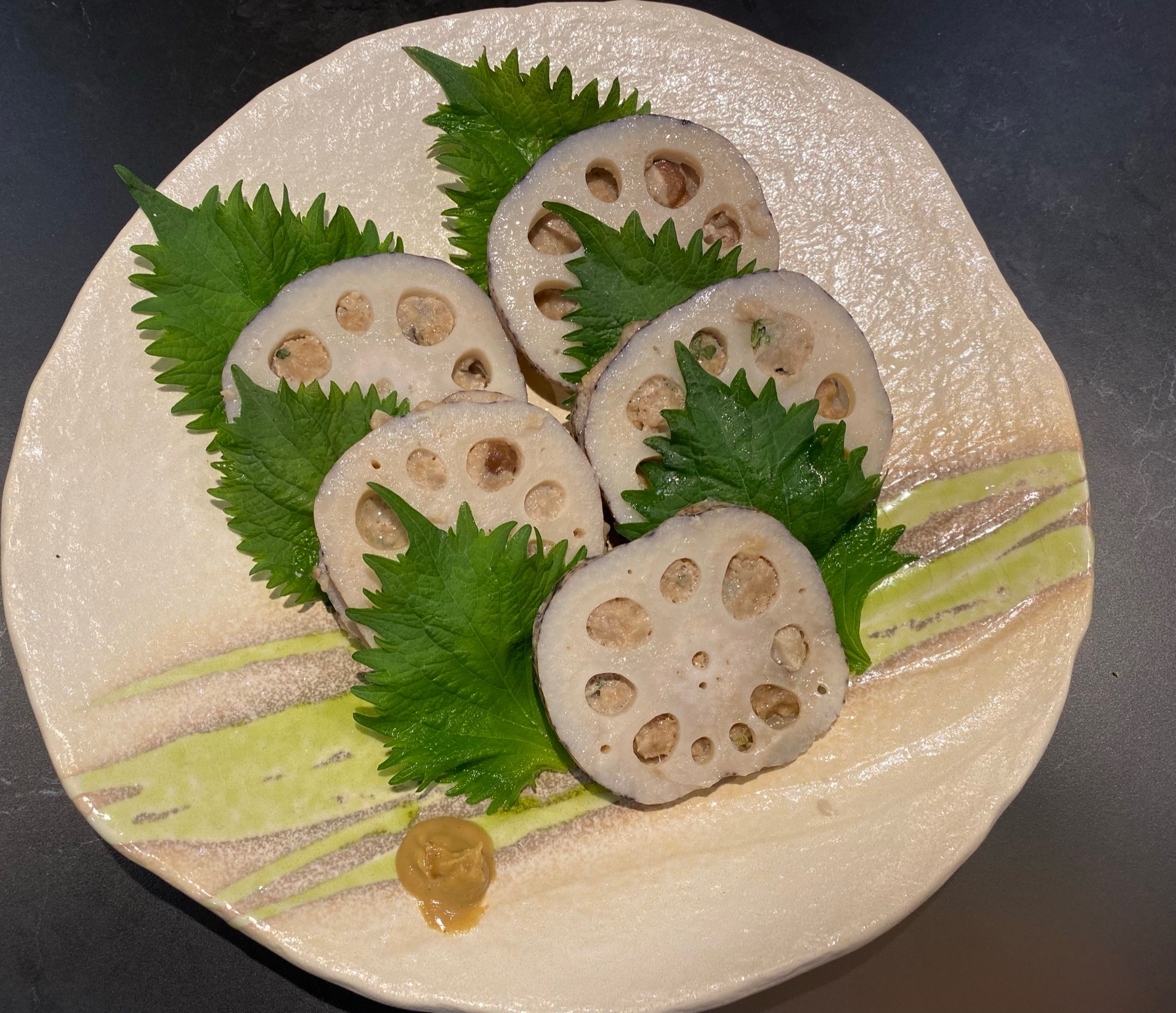 レンジでヘルシー!レンコンの挽肉はさみ蒸し