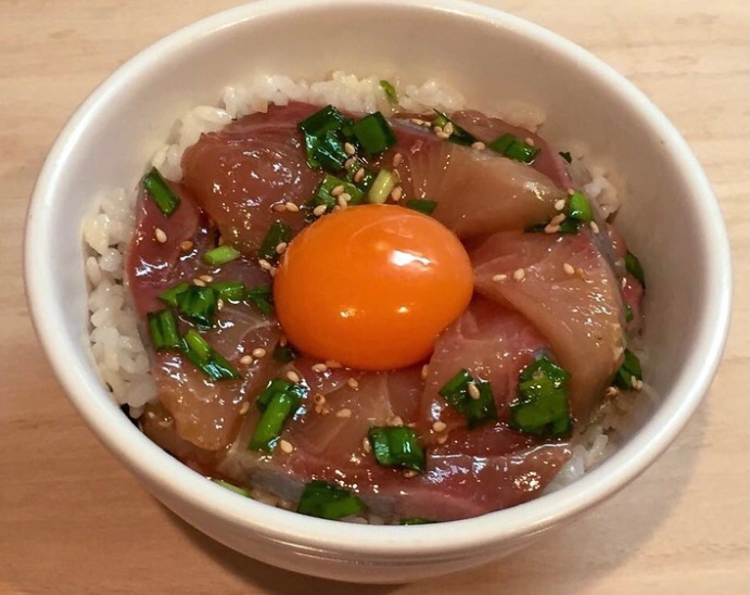 ブリの漬け丼