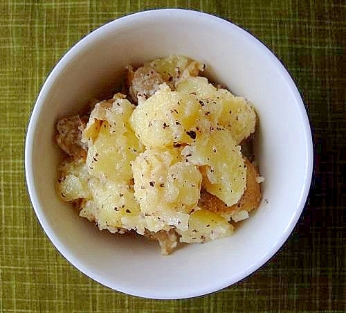 レンジとふりかけで簡単 じゃがいものしそマヨ和え