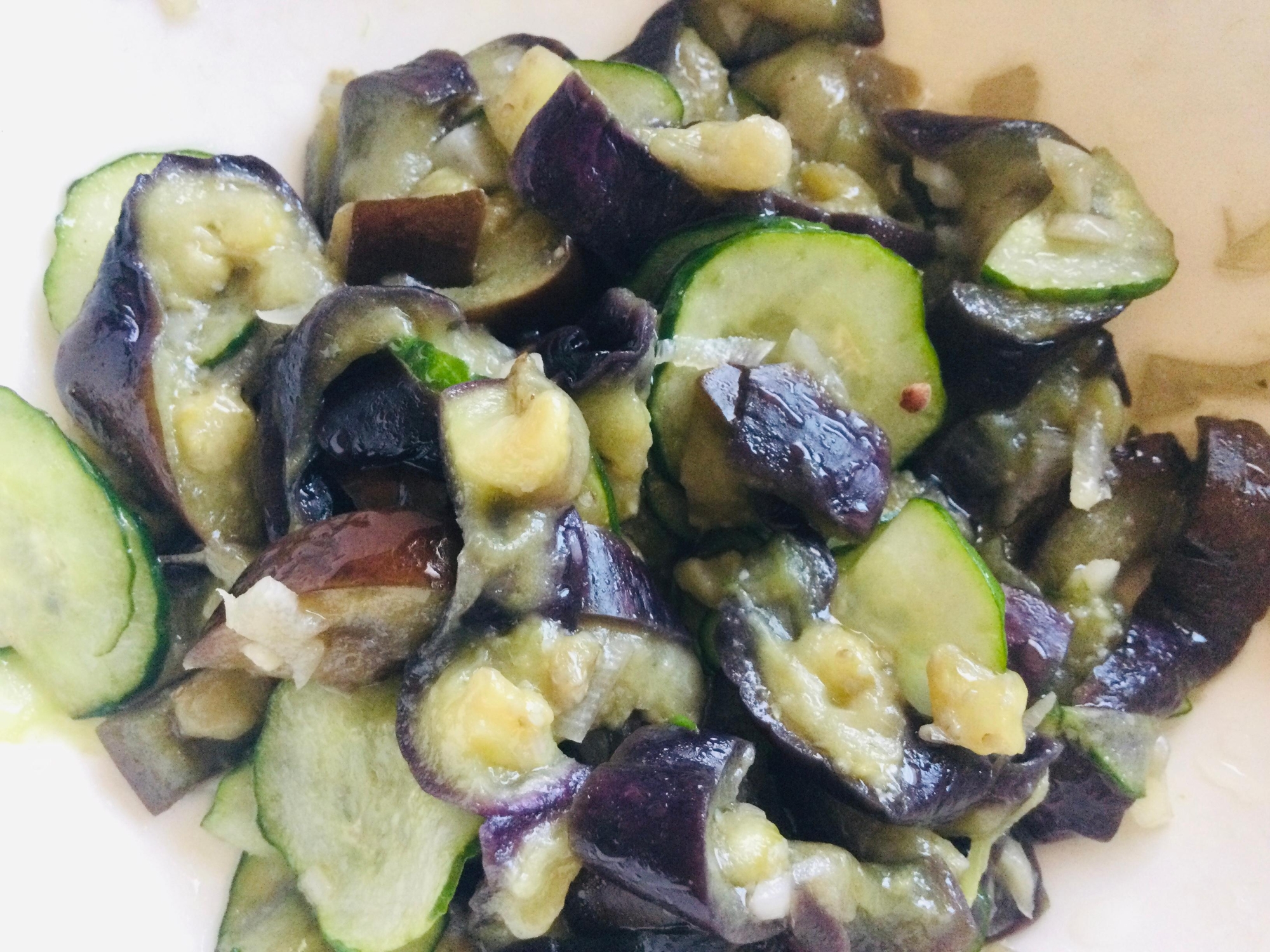 ナスときゅうりのガーリックサラダ レシピ 作り方 By 作りまくる 食べまくる 楽天レシピ ナスときゅうりのガーリックサラダ レシピ 作り方 By 作りまくる 食べまくる 楽天レシピ