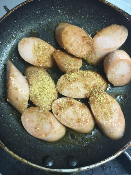 バター醤油で魚肉ソーセージ焼き