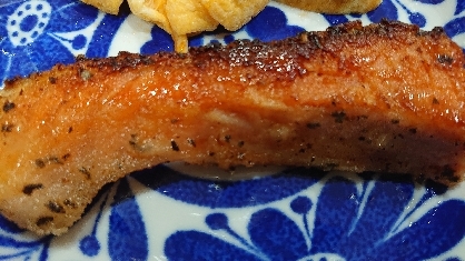 鮭のムニエル バジル風味