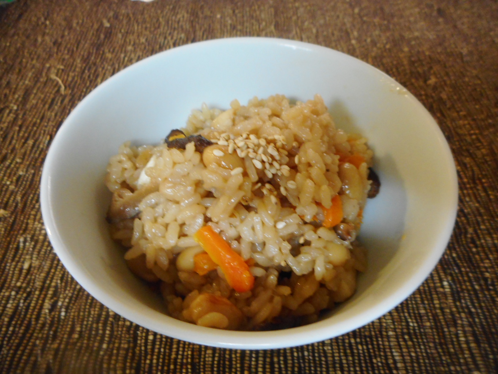 大豆と干し椎茸のおこわ風炊き込みご飯