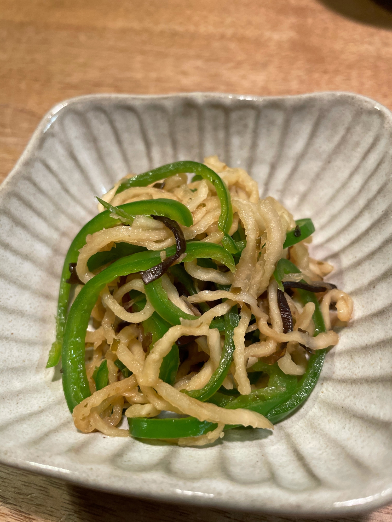 切干し大根とピーマンの塩昆布いため