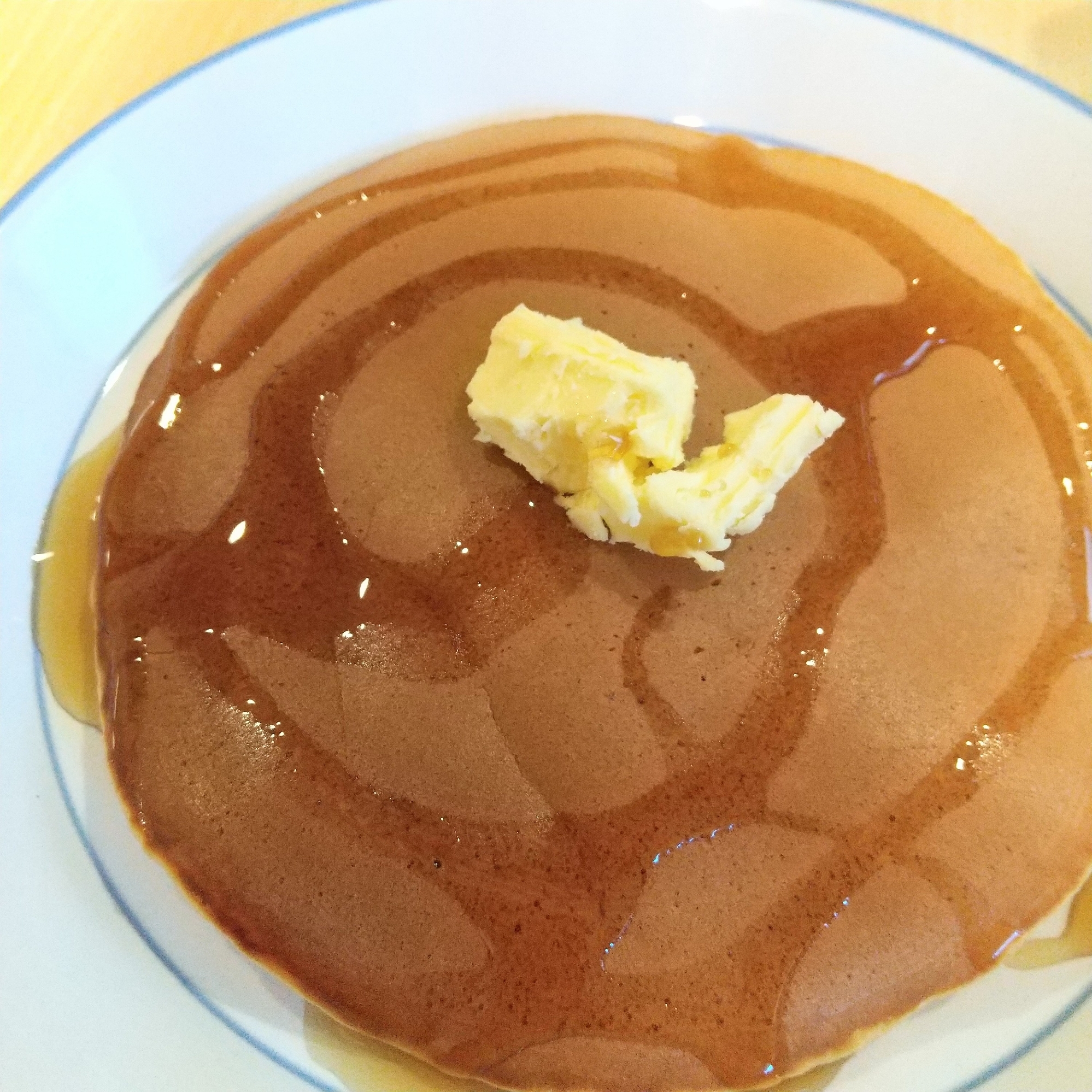 濡れ布巾なし、油なしできれいな焼き色ホットケーキ