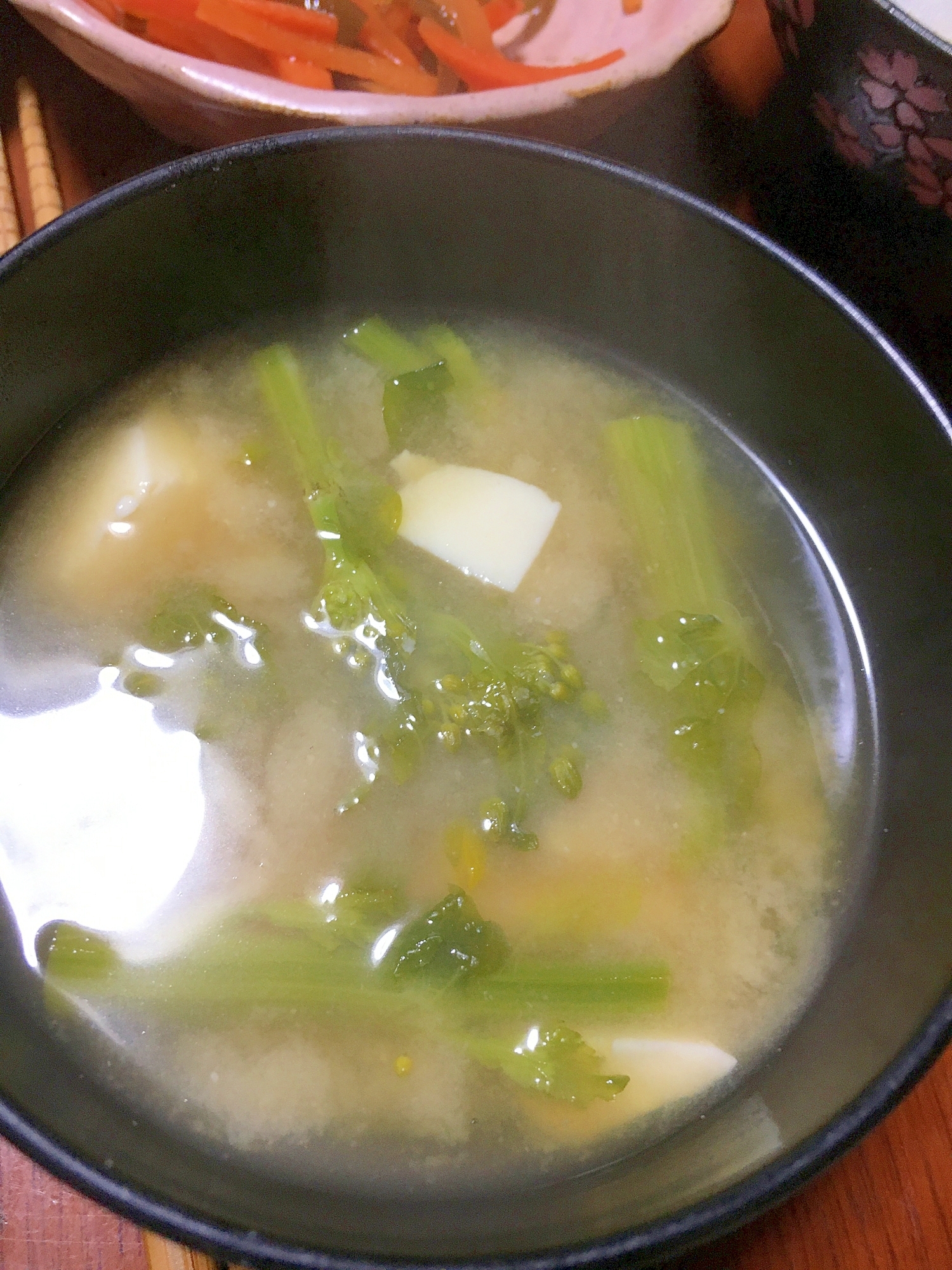 春にオススメ！菜の花と豆腐の味噌汁