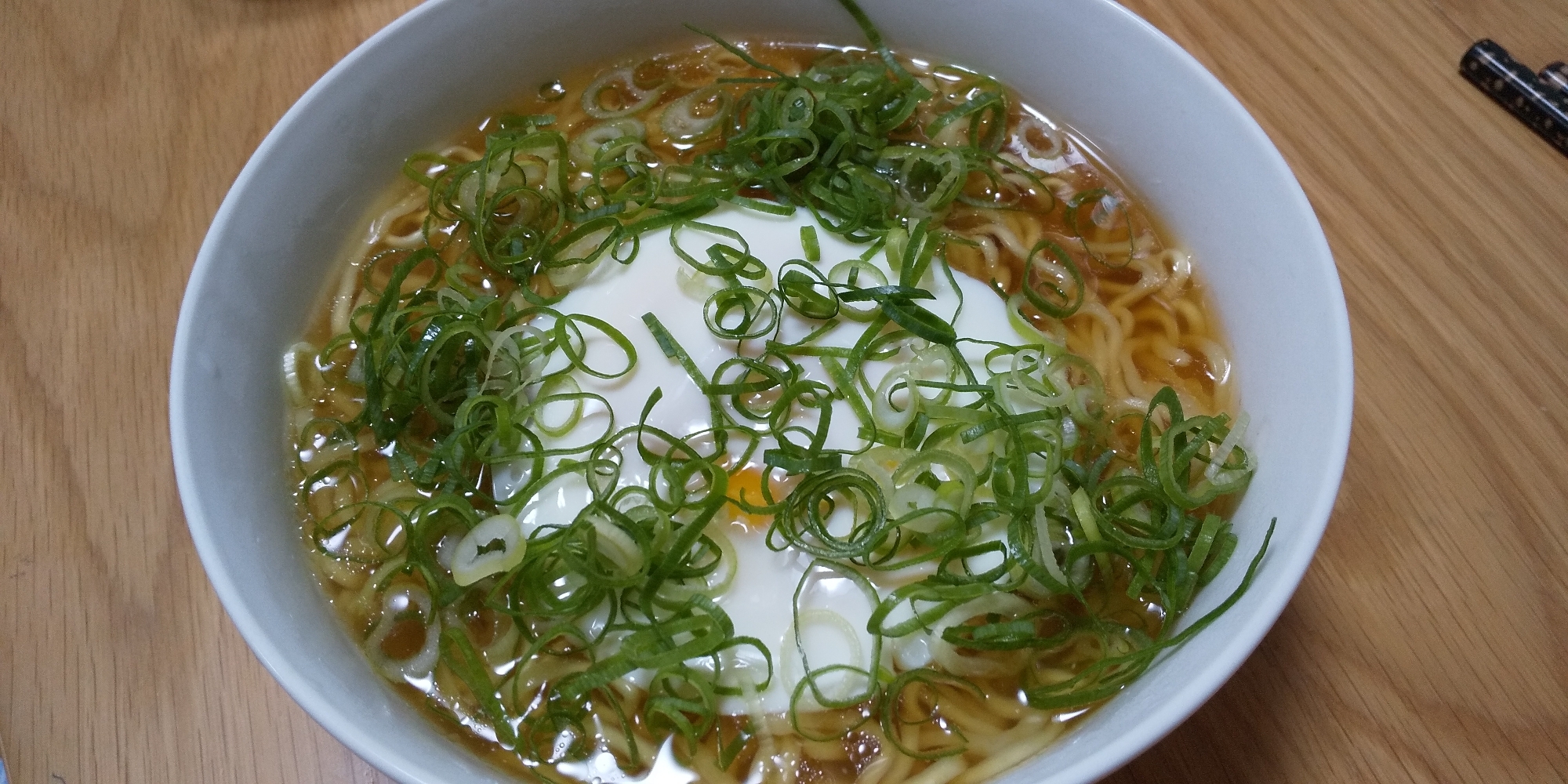 ねぎと簡単目玉焼きのインスタントラーメン