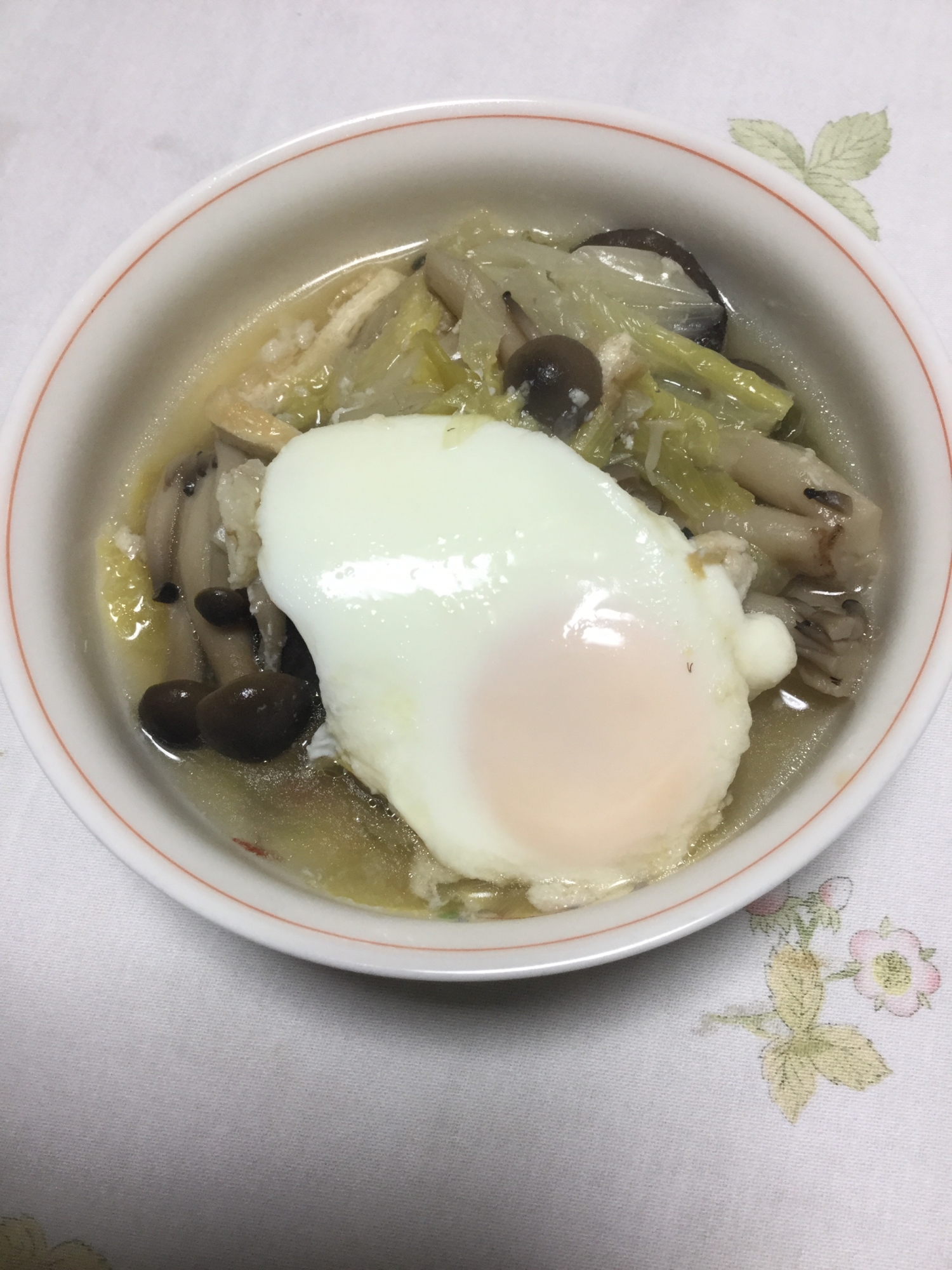 白菜としめじの卵とじ