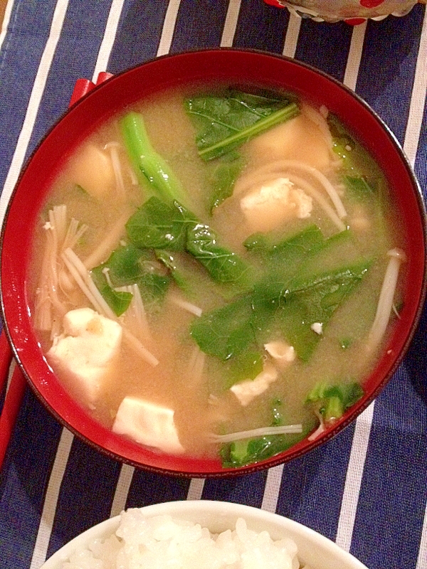 エノキと豆腐とのらぼう菜の味噌汁
