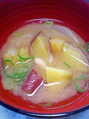 ❤ 皮付きさつま芋たっぷり＆大豆の御味噌汁 ❤ レシピ・作り方