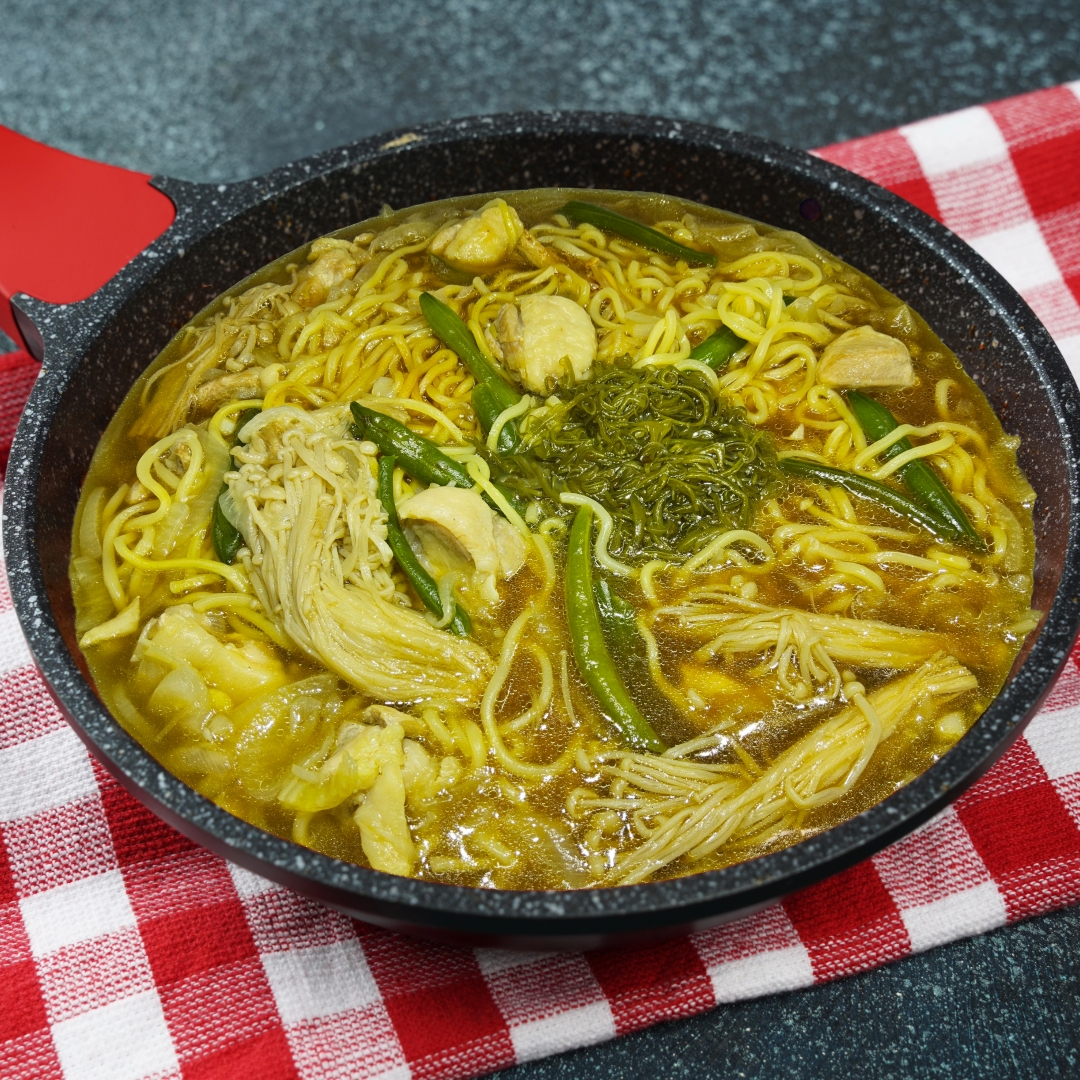 日清のラーメン屋さん鶏殻醤油とろとろめかぶ餡仕立て