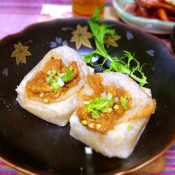 梅干とすりごまペーストのおつまみ焼き餅