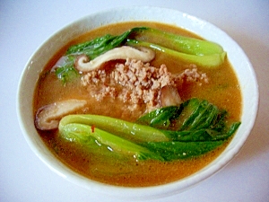 椎茸と、チンゲン菜の坦々ごまスープ