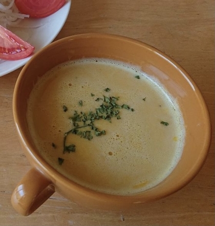 北海道産栗かぼちゃが手に入ったのでかぼちゃのスープを作りたくなりました。
簡単で美味しいレシピをありがとうございました！
家族からも好評です。