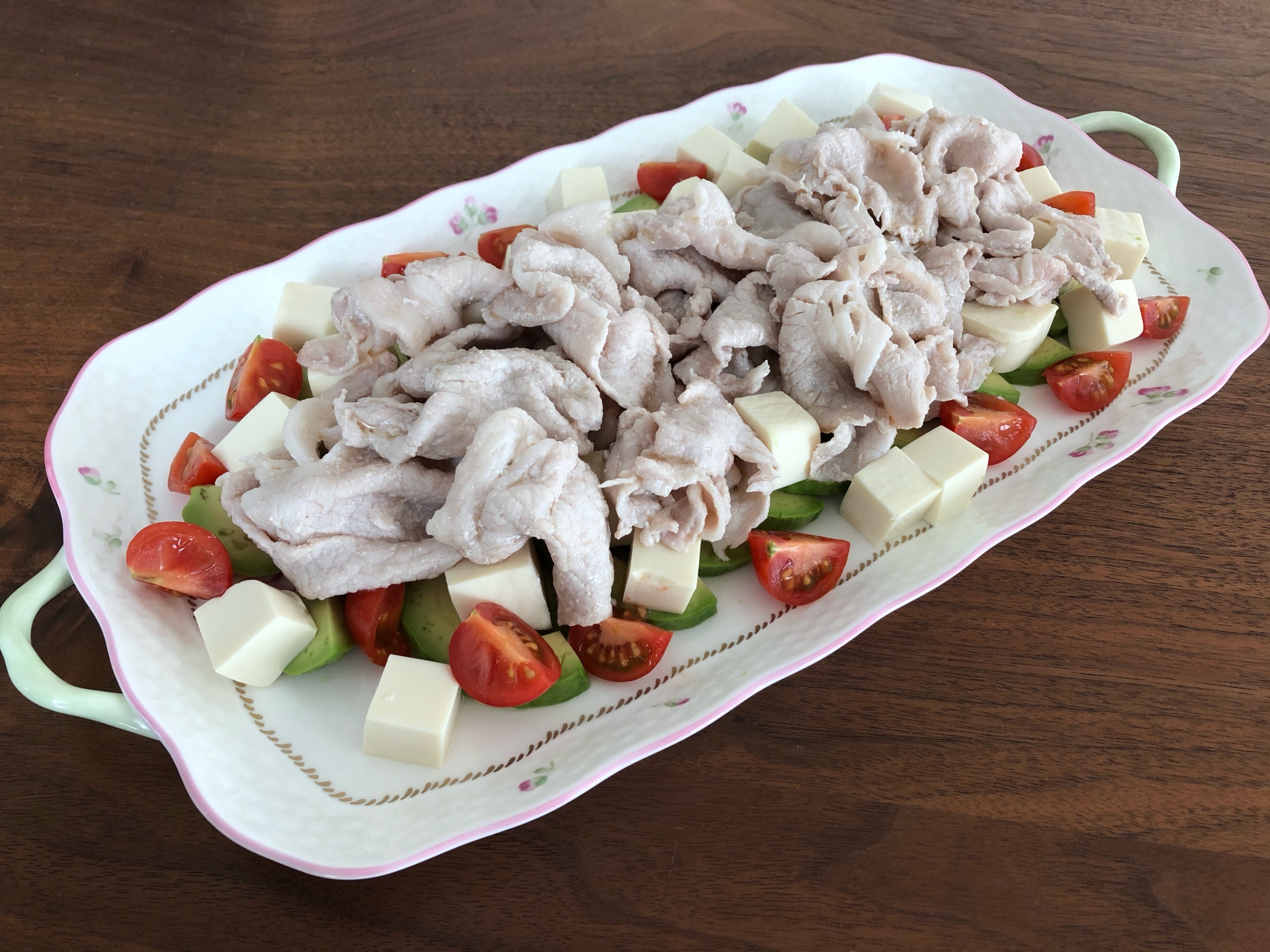 アボカドと豆腐のサラダ〜豚しゃぶ塩ダレのせ〜